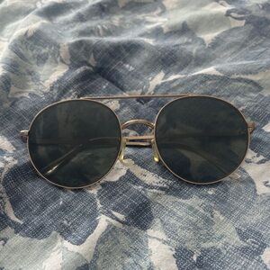 Stylish Gold Aviator Sunglasses